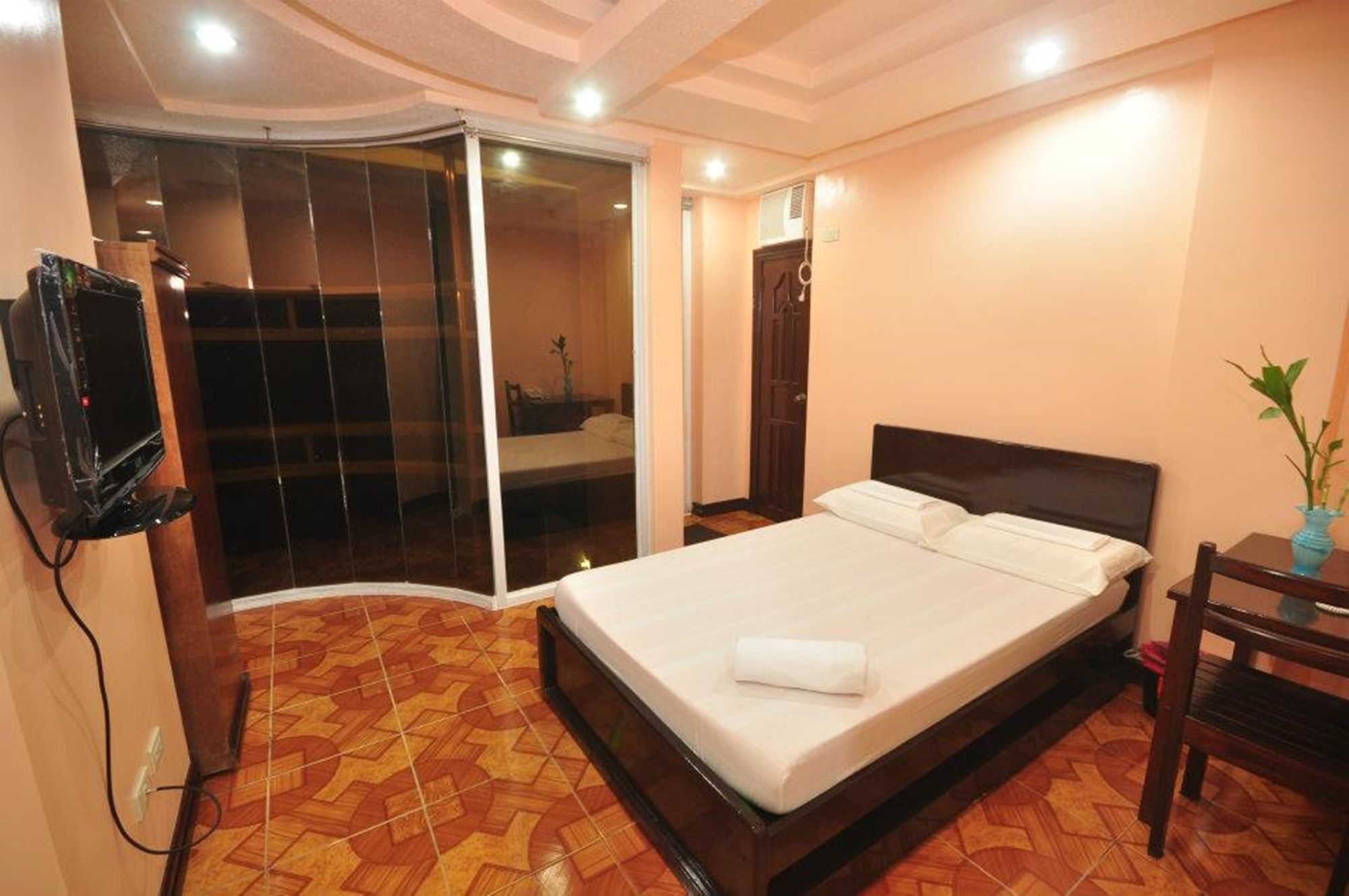 Rooms R Us - Voyagers Palace Puerto Princesa Exterior foto